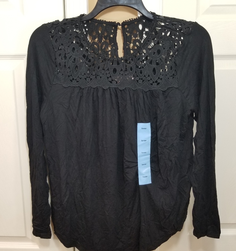 Philosophy Womens L/S Crochet Top